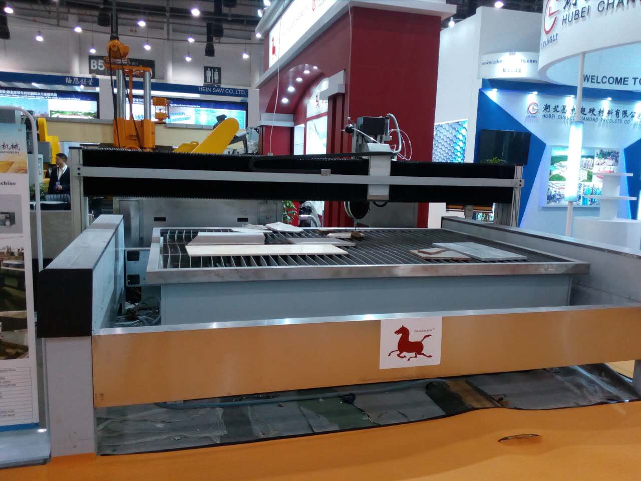 water jet cutting machine.jpg water jet cutting machine.jpg